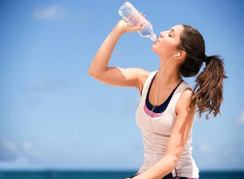 Manfaat Air Putih Untuk Diet