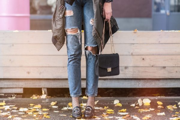 Modifikasi Celana Jeans Lama Menjadi Stylish Kekinian