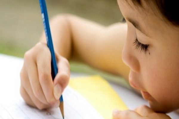 Manfaat Anak Belajar Menulis Huruf Sambung