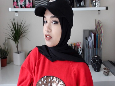 Ide Gaya Kekinian Padu Padan Hijab Dengan Topi Baseball