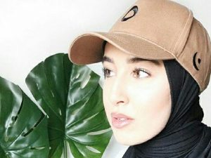 Ide Gaya Kekinian Padu Padan Hijab Dengan Topi Baseball