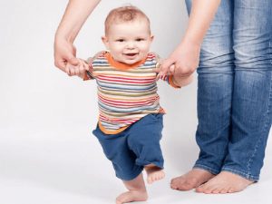 Tandanya Bayi Anda Mulai Siap Belajar Berjalan